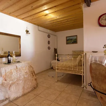 The Old House - Wood & Stone Tatil Evi *