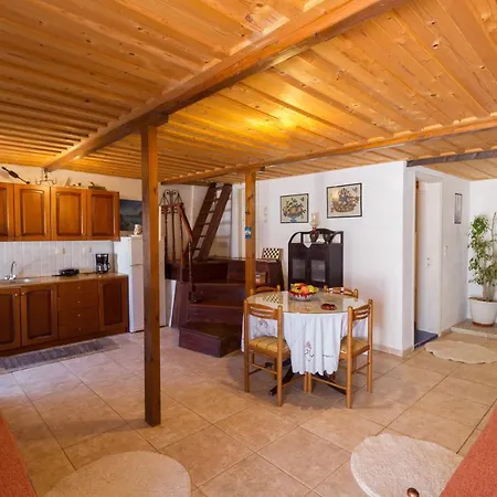 The Old House - Wood & Stone Tatil Evi *