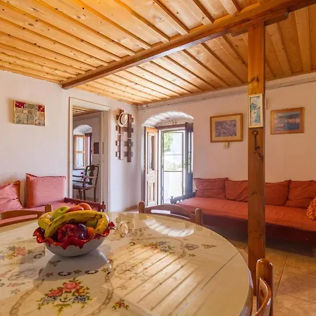 Tatil Evi The Old House - Wood & Stone Evretí