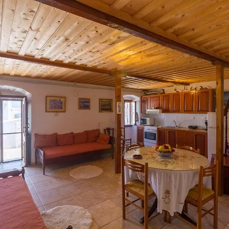 Tatil Evi The Old House - Wood & Stone