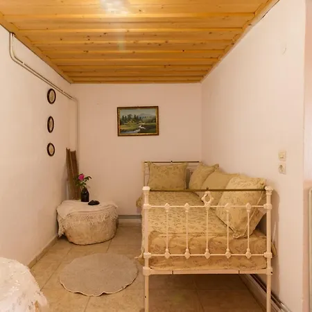 بيت للعطل The Old House - Wood & Stone