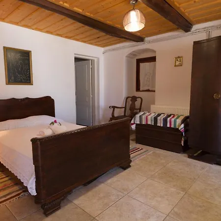 The Old House - Wood & Stone בית נופש *